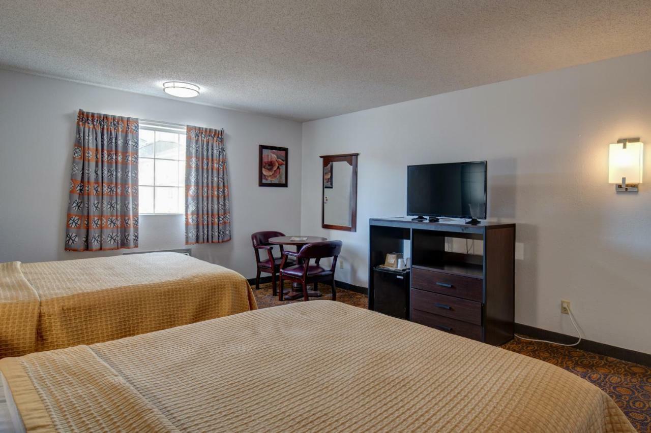 Howard Johnson By Wyndham Branson Theatre District Exterior photo